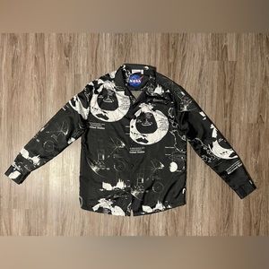 ASOS DESIGN NASA Men’s  relaxed revere shirt in black with white print Size :M